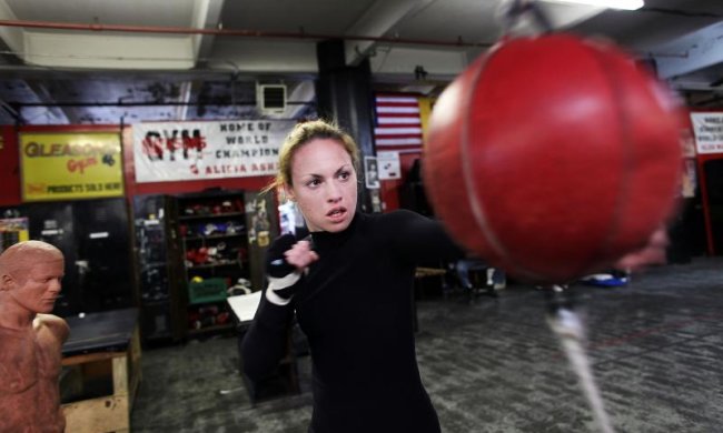 Звезда женского бокса переходит в MMA