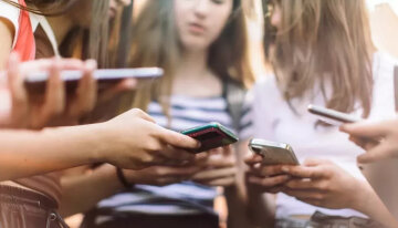 Кібербулінг: Viber та Дія.Освіта дали поради батькам