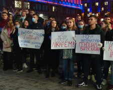 У Вінниці студенти-медики вийшли на безстроковий протест, шишки летять у міністра Зеленського: "Ми - не раби!"