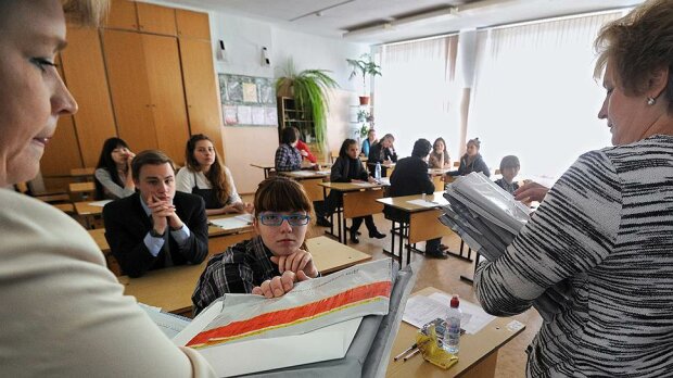 З 1 вересня вчителям підвищать зарплати: у Зеленського пояснили, кому очікувати надбавок