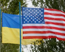 Навіть Трамп підтримав День державного прапору України: синьо-жовтий стяг розгорнули над США