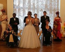 Інваліди танцювали полонез на візочках (фото)
