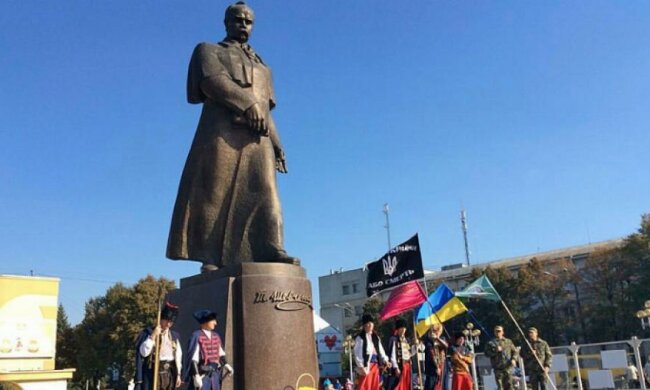 У Рівному відбувся козацький марш фото,відео)