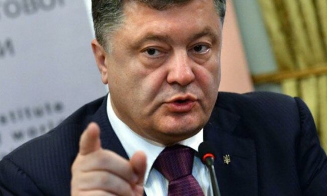 Порошенко подписал закон о введении санкций против России