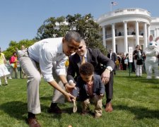 Президент Трамп і Великодній кролик