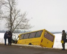 Школьный автобус превратился в груду металлолома и похоронил детей: врачи из последних сил борются за жизнь уцелевших