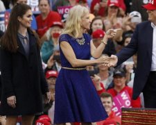 Трамп прихистив молоденьку модель