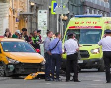 Наїзд на натовп у Москві: з'явилося відео допиту таксиста