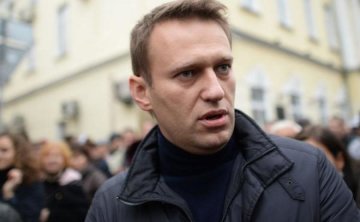 Навального замурували монтажною піною