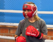 Кира Макогоненко с золотой наградой молодёжного чемпионата мира по боксу