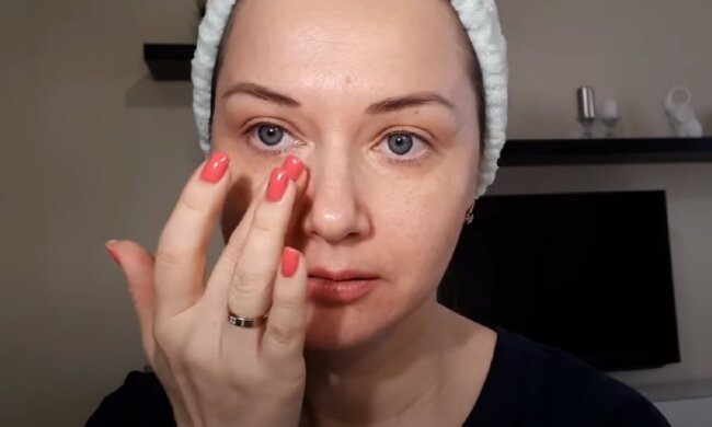 Маска для обличчя. Фото: Youtube