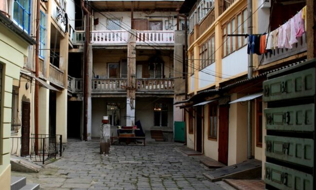 Одеський дворик, скріншот: YouTube