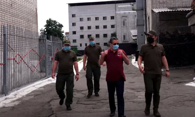 скріншот з відео