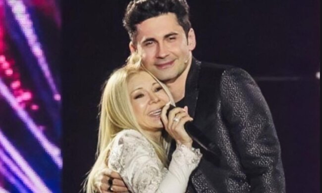 Скрін, відео YouTube Дан Балан з мамою