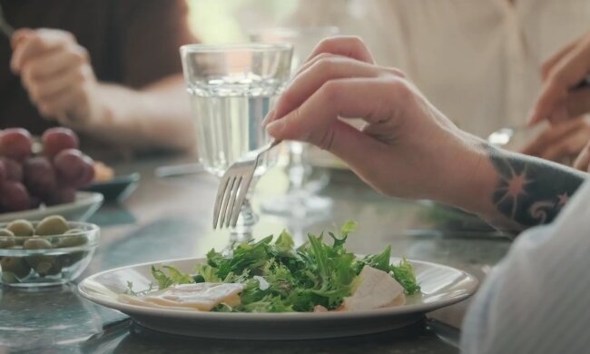 Їжа. Фото: скрін youtube