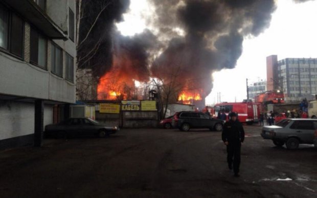 Санкт-Петербург потрясли мощные взрывы, город пылает