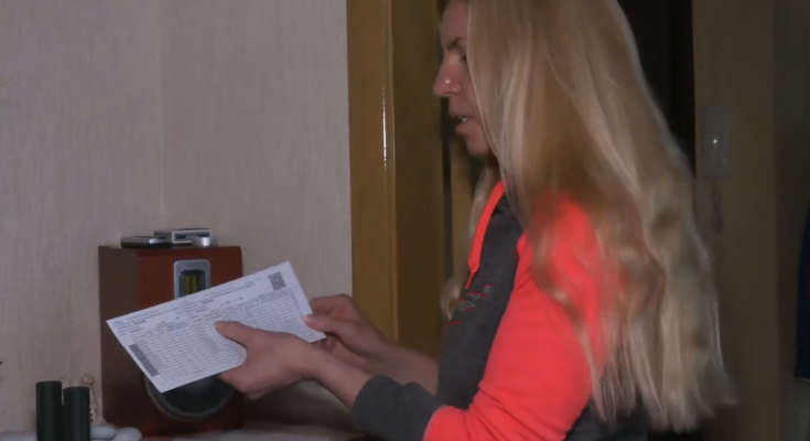 Платежки за коммуналку. Фото: скрин youtube