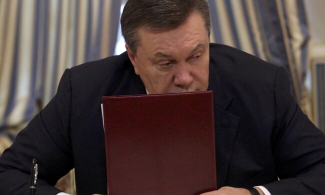 Янукович получал пенсию "за легитимность"