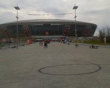 "Натовп людей": мережа вибухнула кількістю відпочиваючих поблизу Донбас Арени