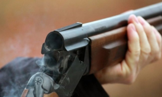 Пьяный охранник стрелял по трактористам в Хмельницком