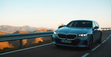 BMW. Фото скриншот из Youtube