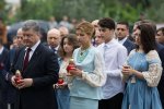 В сети сравнили семьи Зеленского и Порошенко: огромный клан против уютного гнездышка