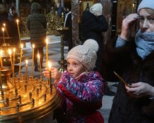 Рвали сорочки і ряси, трощили хрести, лилася кров: тернопільський храм перетворився на ринг, і все - на очах у дітей