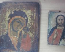 Українець намагався вивезти до Росії старовинні ваги та ікони (фото)