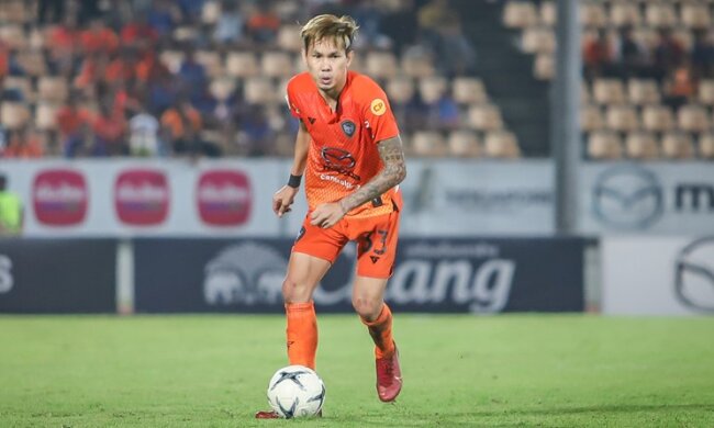 Найкрасивіший гол за всю історію футболу: подвійний удар "ножицями" у Таїланді підірвав світ, відео шедевра