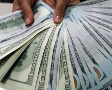 Купувати валюту в Україні стане легше