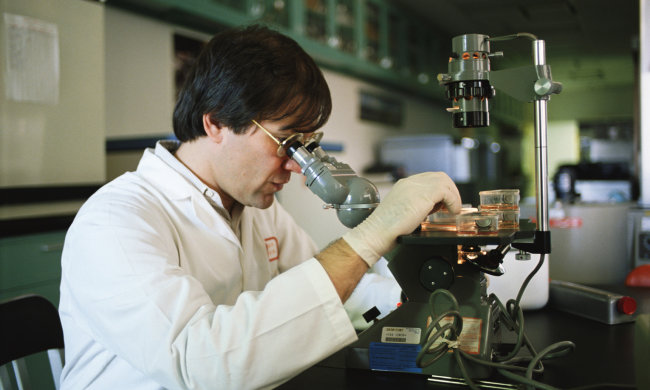 Вчені назвали перші симптоми раку: дізнайтеся, чи варто вам бігти до лікаря