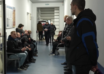 Подача документів на відстрочку. Фото: скрін youtube