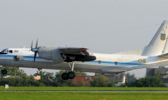 Прокуратура розслідує польоти Ан-26 до Росії напередодні втечі Януковича