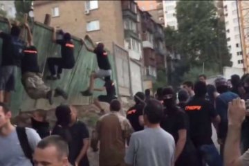 В Києві відбулася масова бійка зі стріляниною: є постраждалі (відео) 