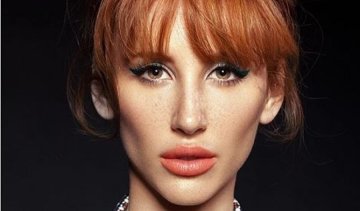 Известная модель показала фигуру в откровенном купальнике