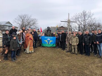 На Прикарпатті вшанували пам'ять загиблого героя, фото: Facebook Володимир Веркалець