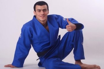 Український чемпіон вилетів з Олімпіади після першої сутички