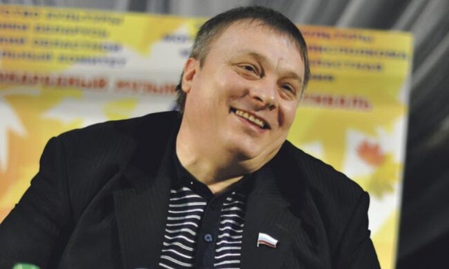 Продюсеру "Ласкового мая" закрили дорогу в Україну, сценічний батько Шатунова благає Зеленського допомогти
