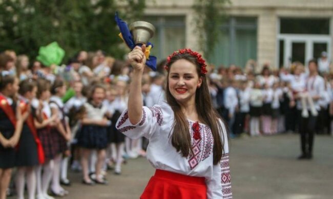 Последний звонок 2018: названы точные даты в начальной и средней школе