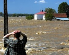 Час будувати ковчег: опубліковано відео потопу в Києві