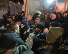 Годовщина Майдана. Все, как тогда: полиция снесла палатки 