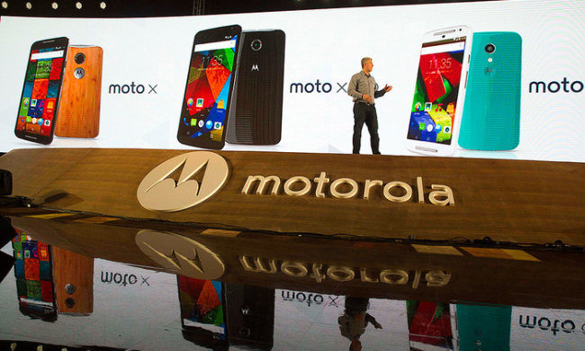 Новые детали о складном смартфоне от Motorola слили в сеть