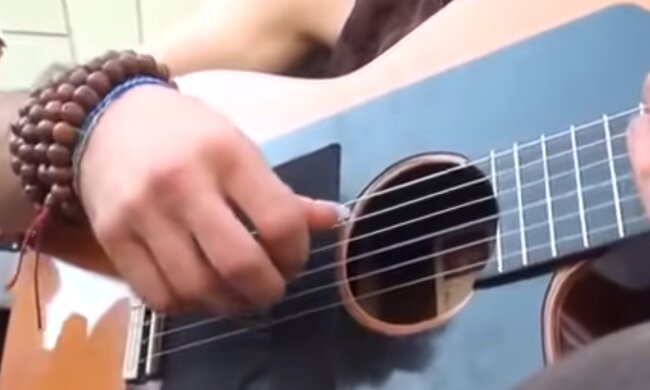 Музикант, скріншот з відео