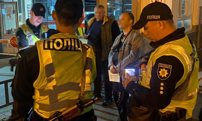 У Павлика отобрали спецпропуск, фото МВД