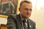 В Львове гремит Майдан, разъяренные военные атаковали мэрию: "Садовой, выходи!"