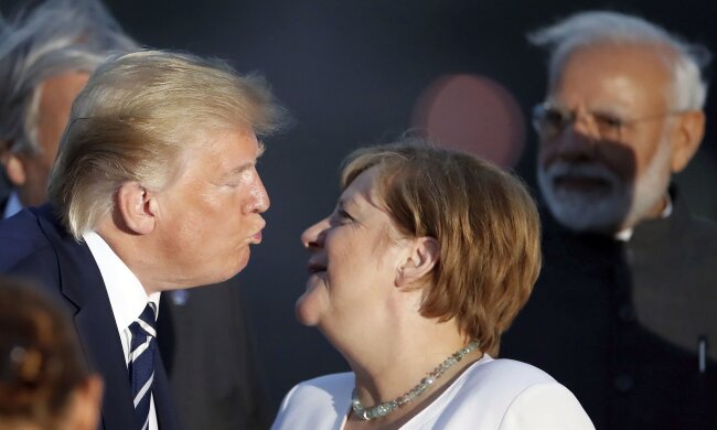 Трамп несподівано вигнав Меркель, Макрона і Трюдо зі свого клубу: "Шукайте інше місце..."