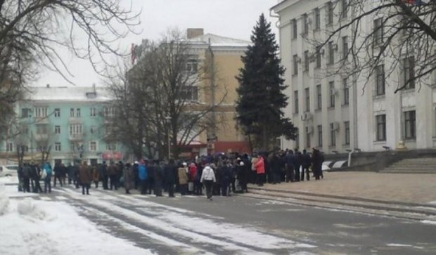 Луганчане митингуют против Плотницкого (фото)