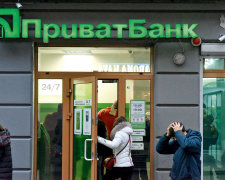 ПриватБанк "завалил" украинцев наличкой во время выборов: в чем причина массового ажиотажа