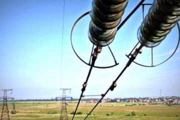 Дві опори для подачі електрики в Крим підірвали мінами