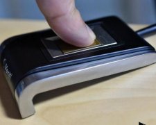 Игровая мышка научилась распознавать владельца по пальцу